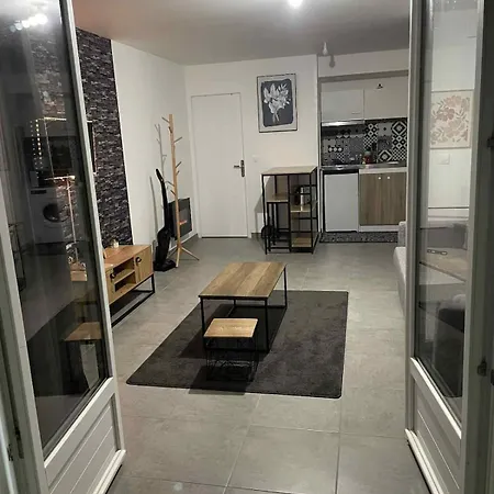 Lägenhet Avec Jardin Terrasse Et Parking Privé