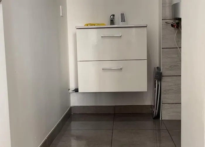 Апартаменты With Garden Terrace And Free Parking