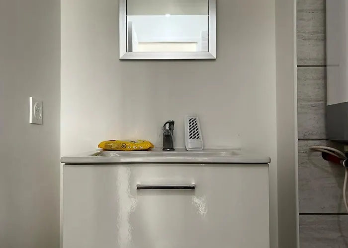 With Garden Terrace And Free Parking *