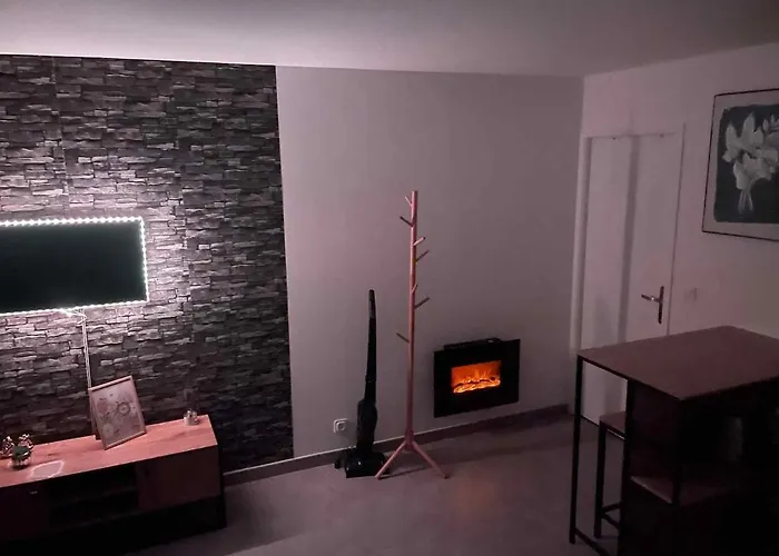 With Garden Terrace And Free Parking Апартаменты *