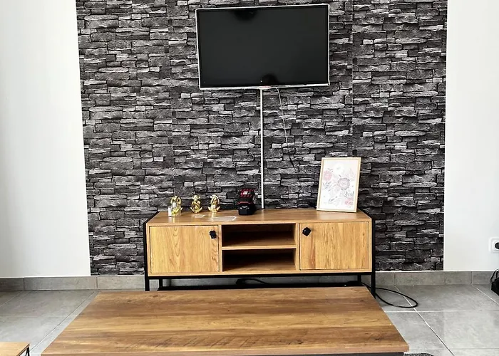 With Garden Terrace And Free Parking * Кан